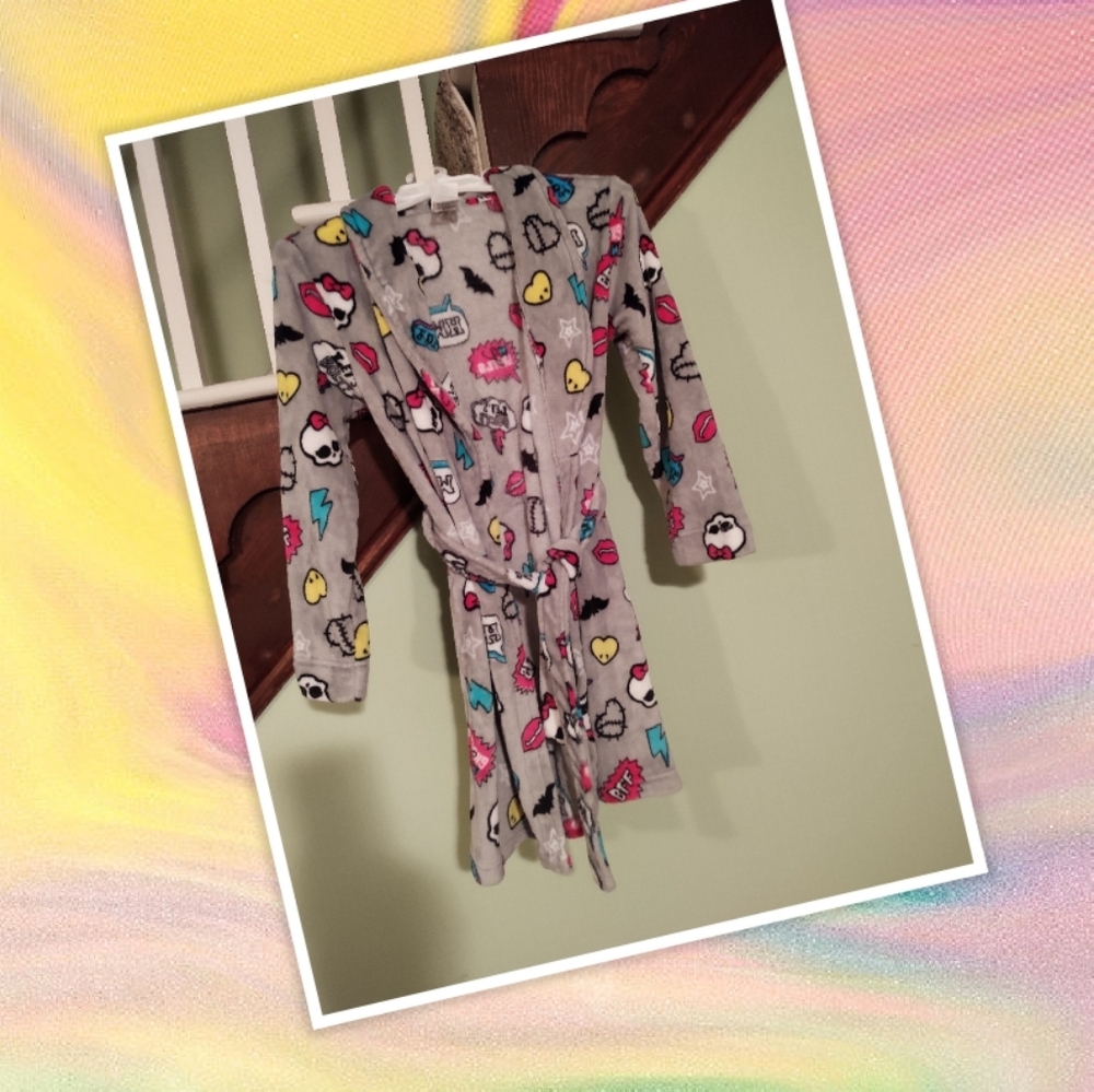 Girl's Monster High Plush Robe SZ 10-12 Rare Print